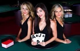 Interface aplikasi mobile badak187 menampilkan permainan live dealer blackjack dan roulette