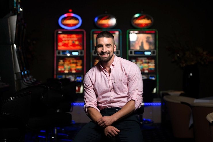 Antarmuka Lightning Roulette badak187 menampilkan roda roulette dan panel taruhan